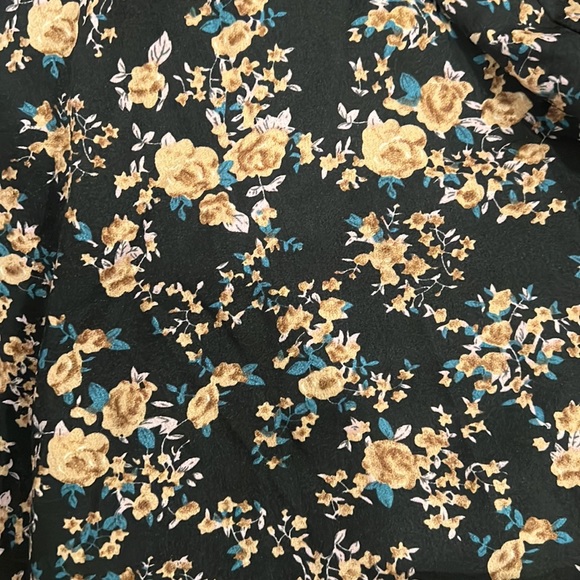 SHEIN Floral Dress - Picture 3 of 3